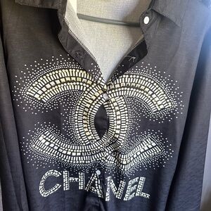Chanel( faux). Women’s medium but runs large. Brand new never warn.